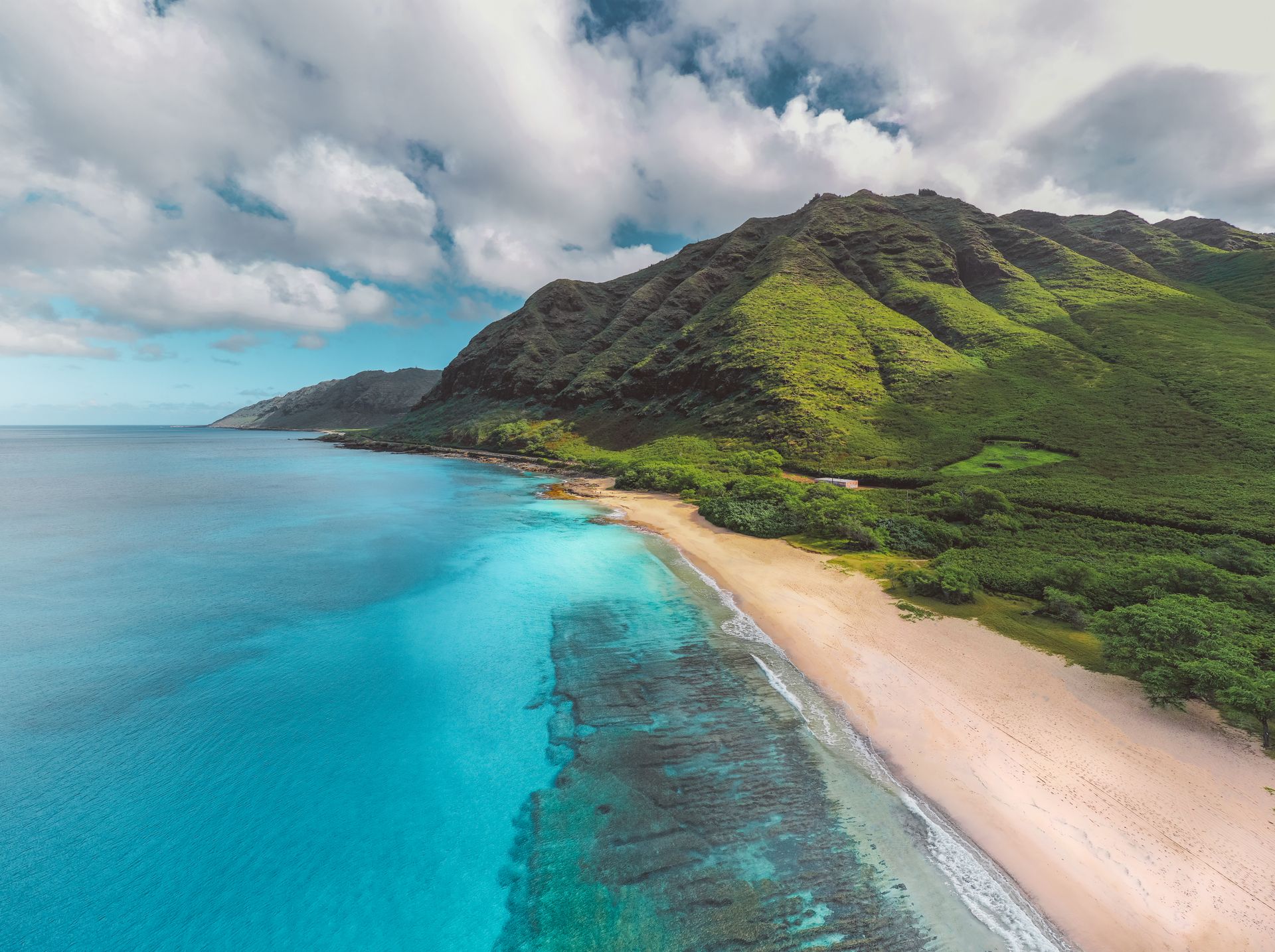 The Hawaiian Alphabet: Why It Has Only 13 Letters (and Rotokas Has Even Fewer)