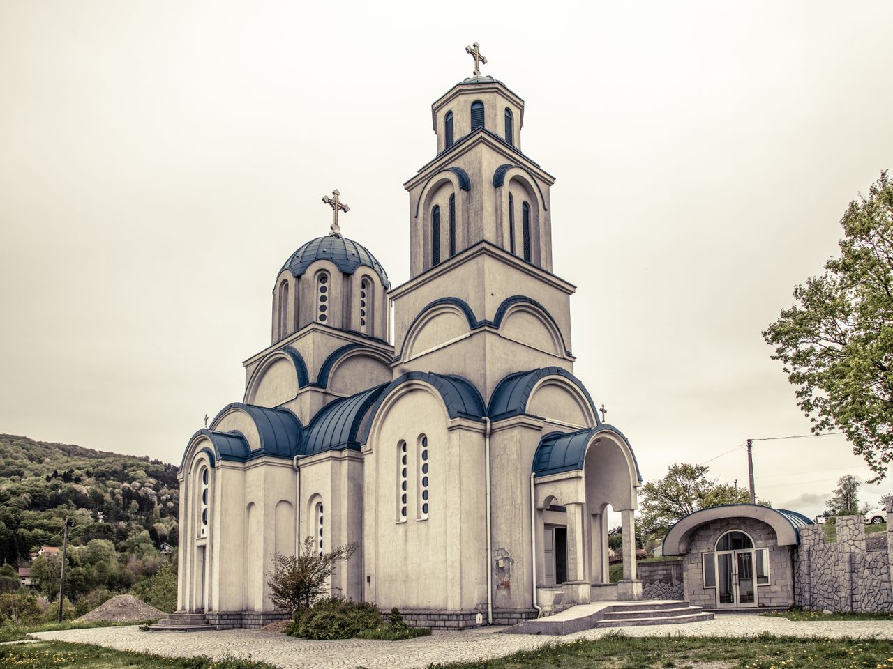 The Serbian Cyrillic Alphabet: All 30 Letters and Their Latin Twins